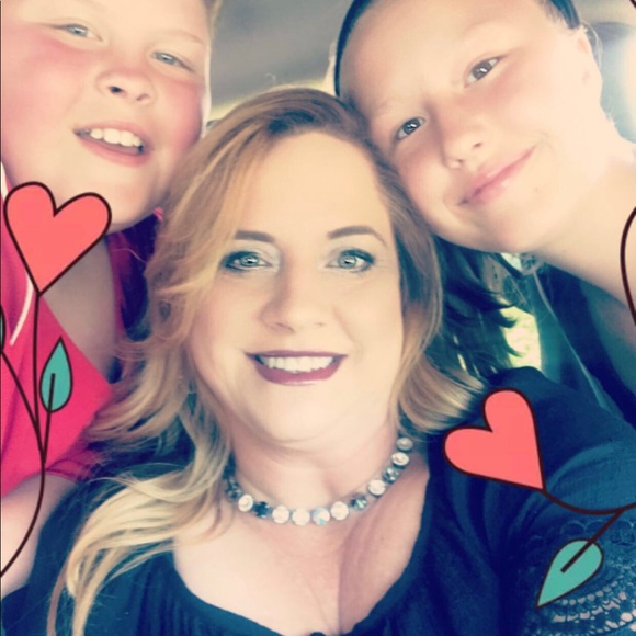 Meet your Posher, Renee - Picture 4 of 7